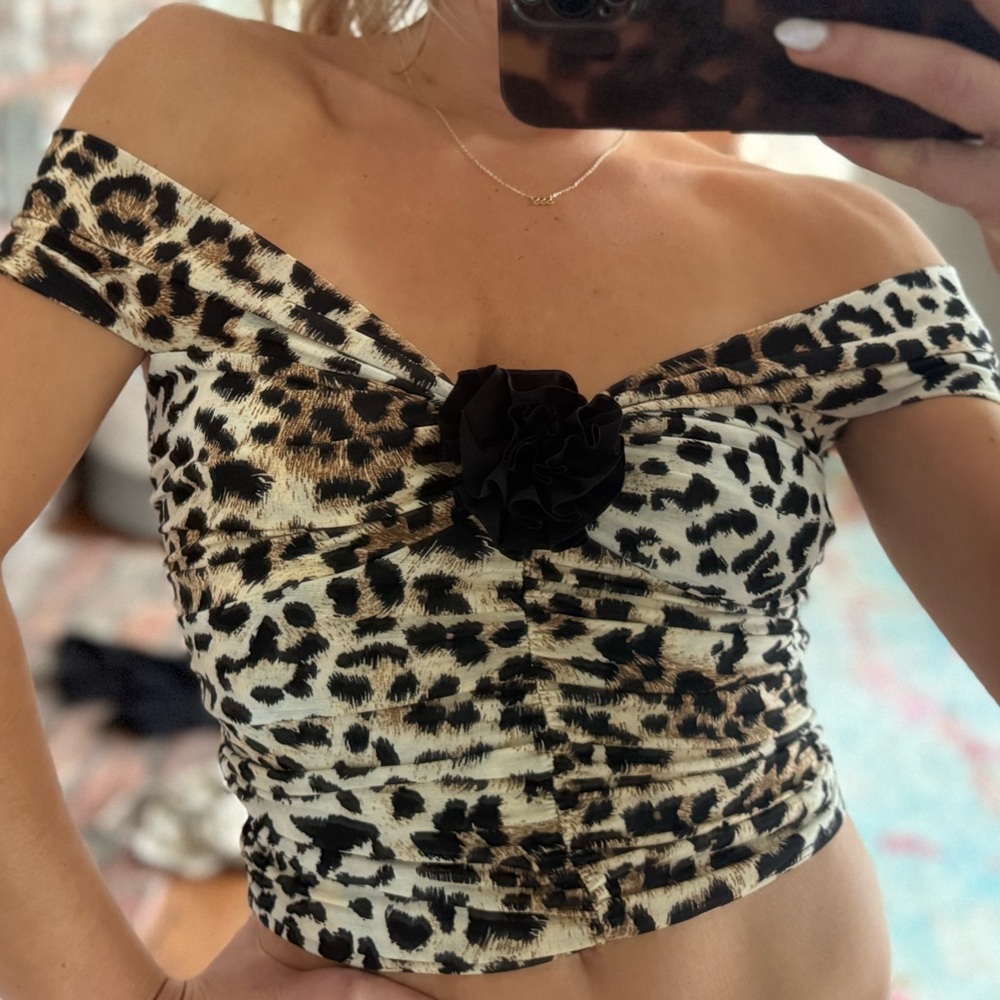 Leopard crop top